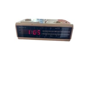 Vintage SONY DREAM MACHINE FM/AM Digital Alarm Clock Radio ICF-C2W 1980's Retro